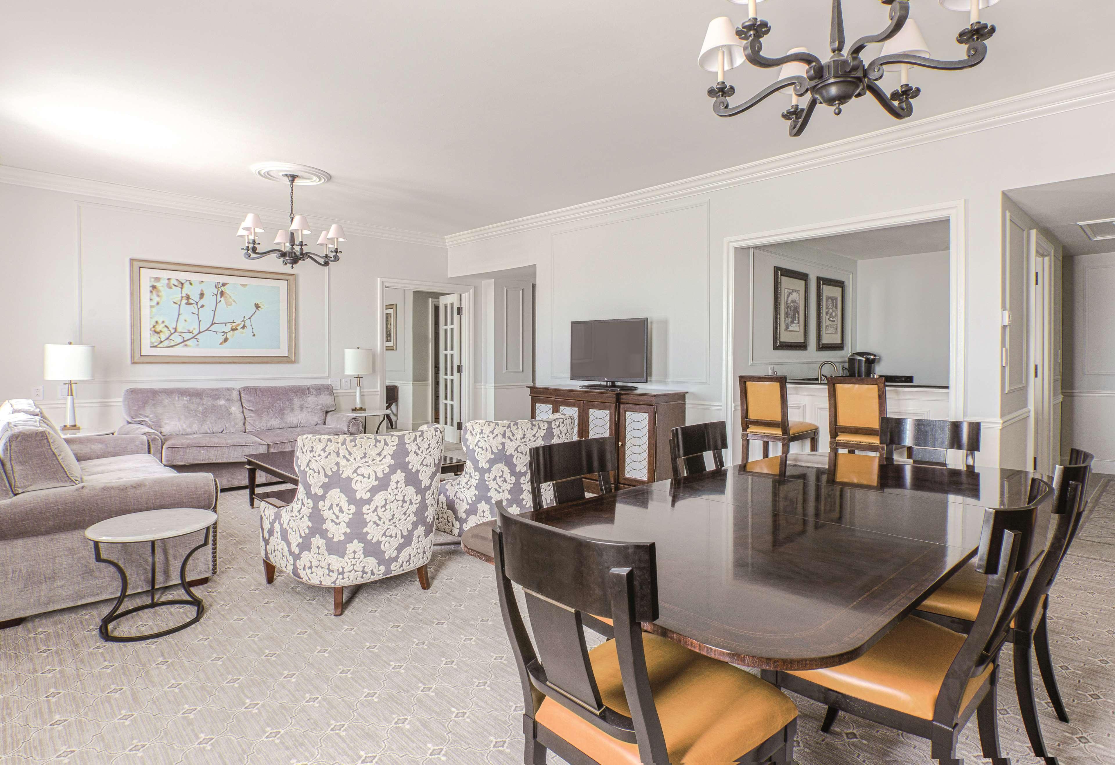 The Charleston Place ภายนอก รูปภาพ