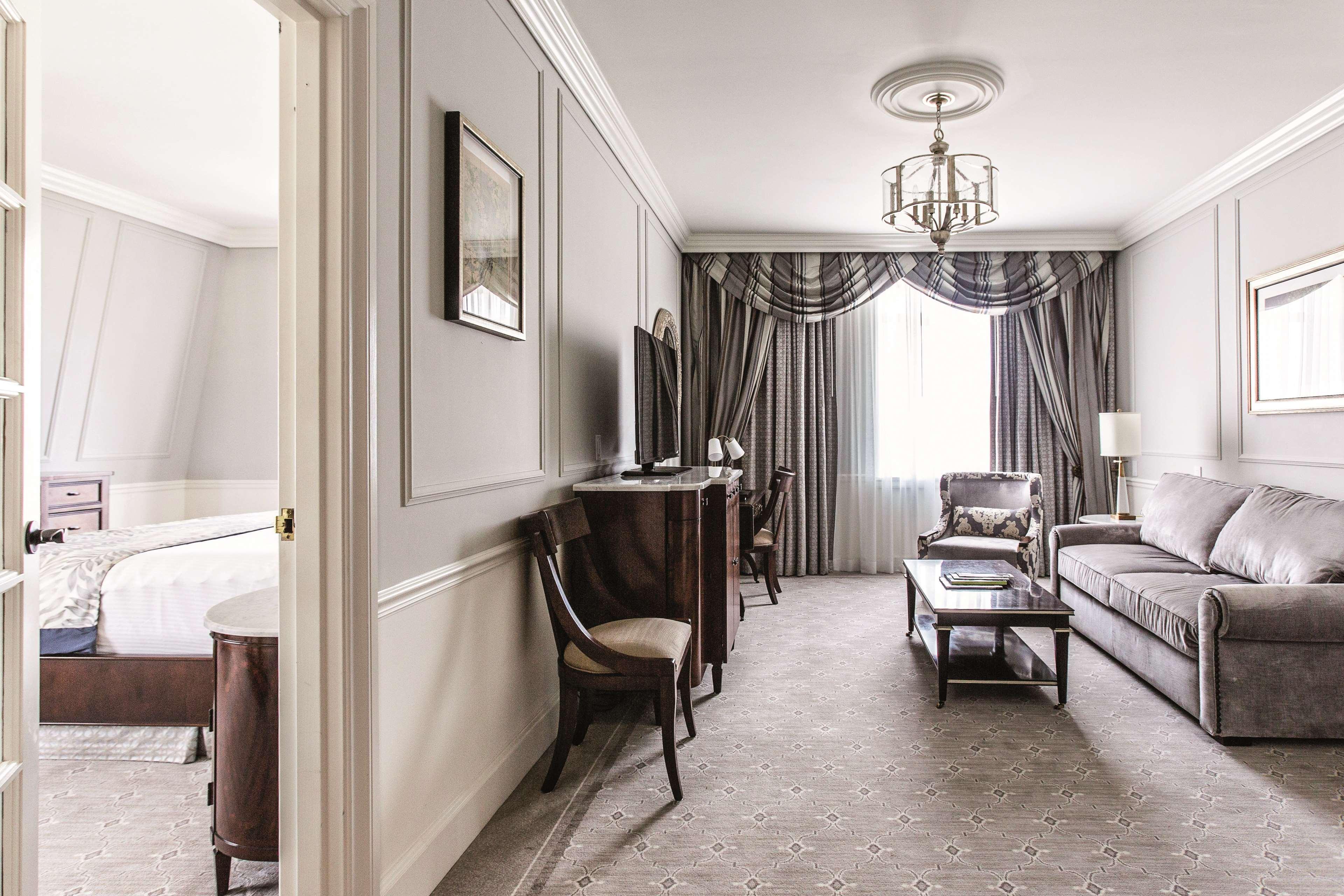 The Charleston Place ภายนอก รูปภาพ